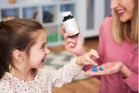 Antibiotika bei Kindern: Wie lange und in welcher Dosierung?